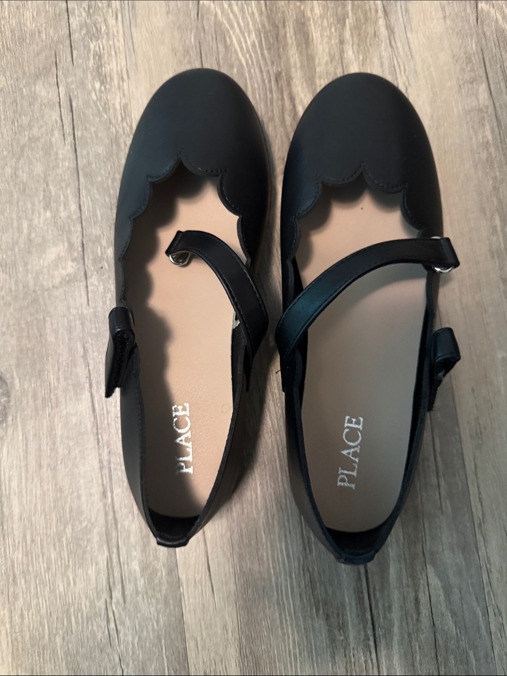 Place Black Scalloped Strap Mary Jane Shoes
